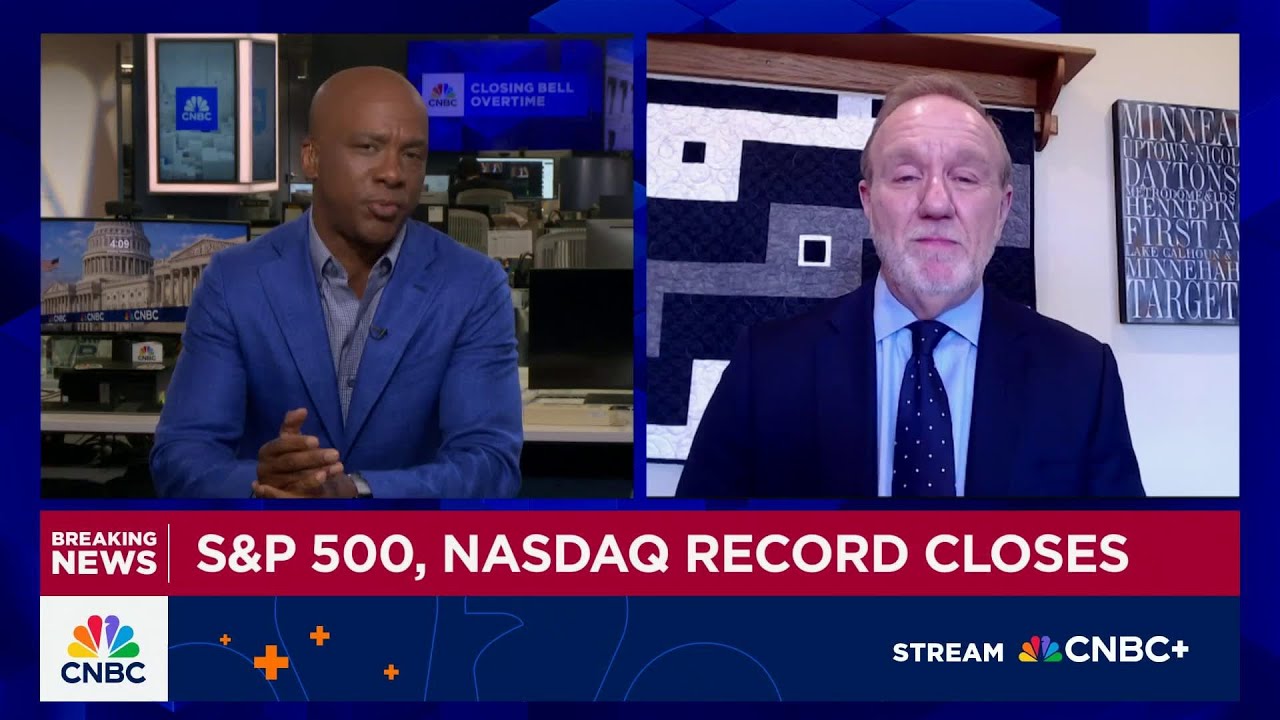 Oracle boosts S&P 500 and Nasdaq to record closes