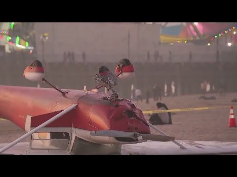 Small plane crashes onto Santa Monica beach