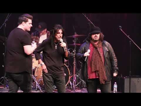 Alice Cooper Sings Come Together with Dash Cooper and Wade Cota at the 2021 Proof Is In The Pudding!