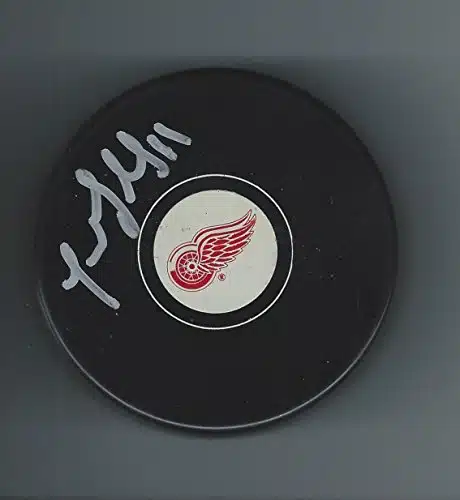 Luke GLENDENING Signed DETROIT RED WINGS Puck   Autographed NHL Pucks