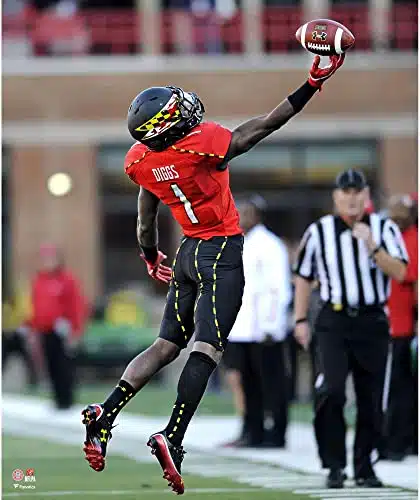 Stefon Diggs Maryland Terrapins Unsigned Catching Photograph   Original College Art and Prints